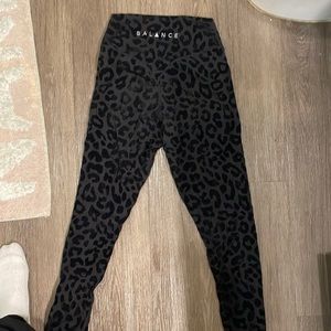 COPY - Balance black cheetah leggings